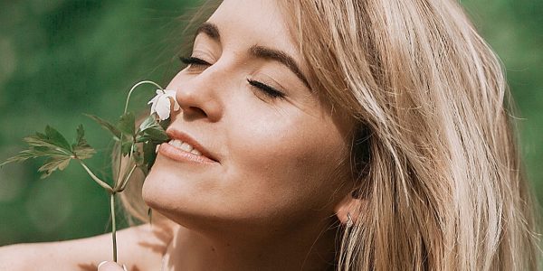 Vær i hagen, naken!